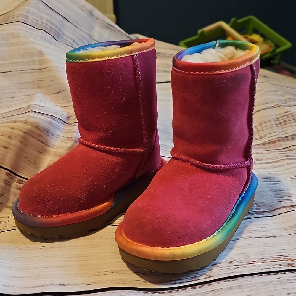 UGG TODDLER GIRL BOOTS SIZE 6 PINK MULTI COLOR  EUC